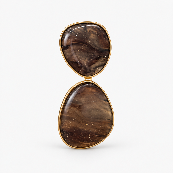 Brinco Dourado com Pedra Marrom – Classe