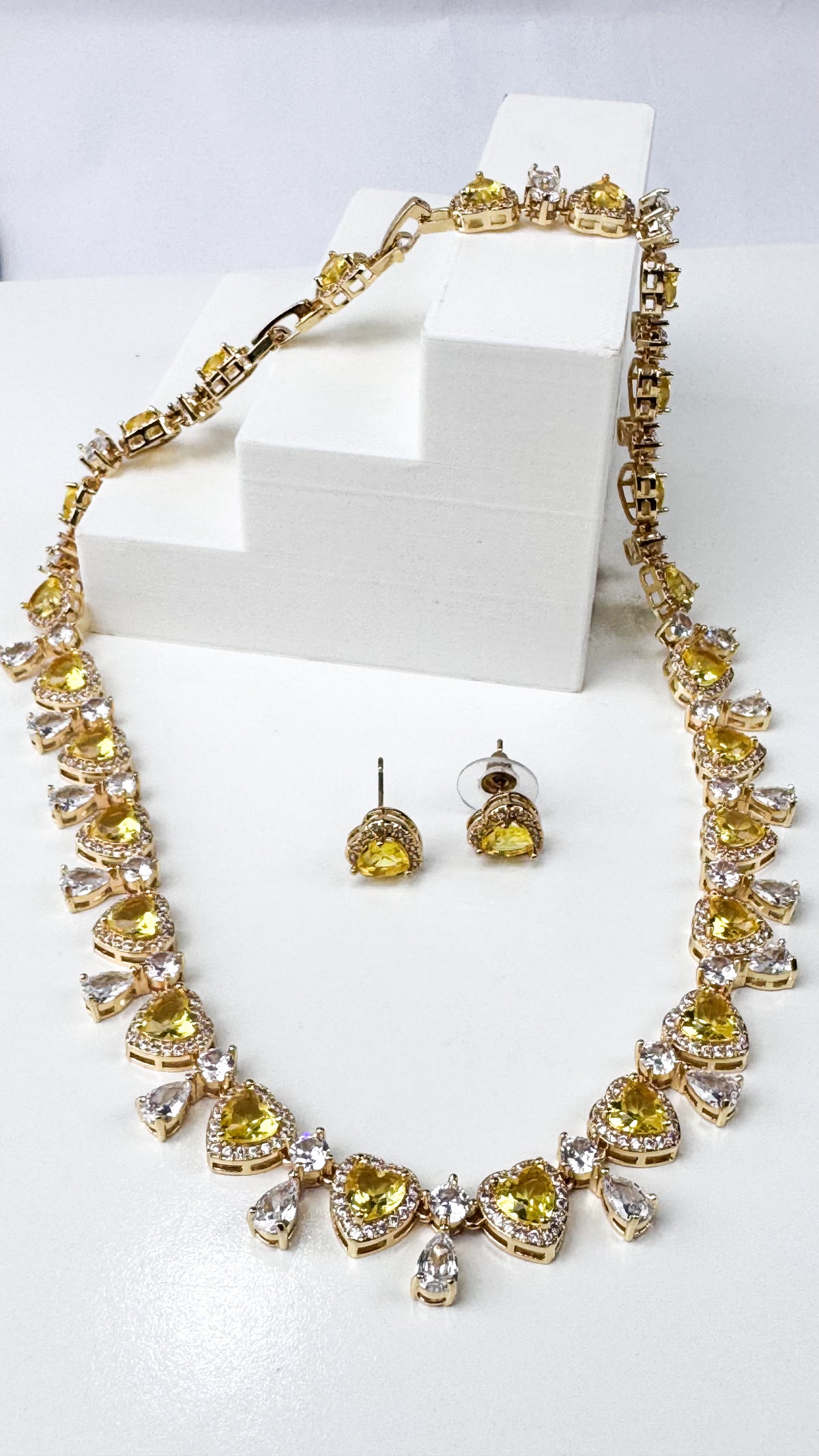 Conjunto de Colar e Brinco de Festa com Corações de Zircônia – Memórias