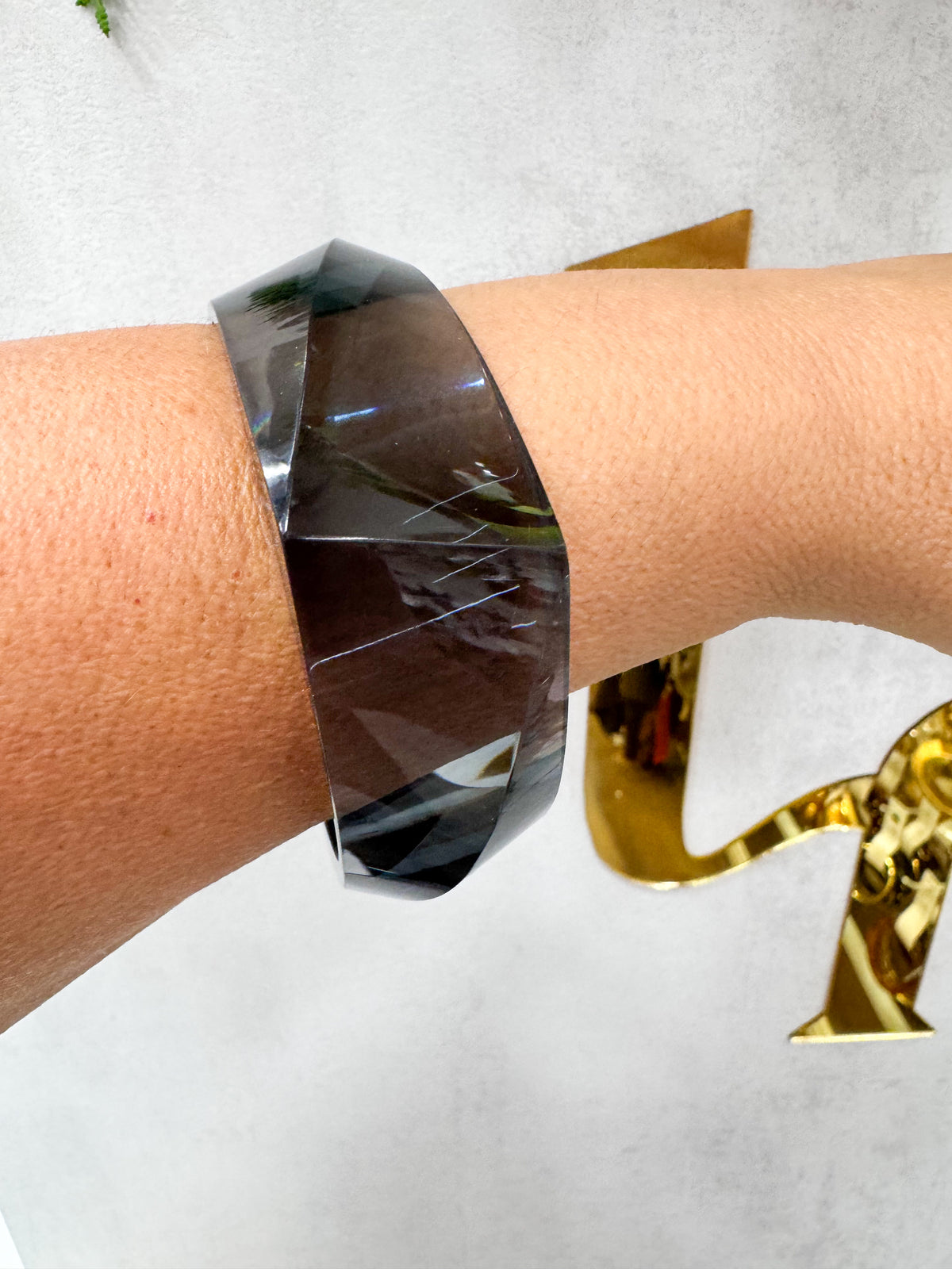 Pulseira Rígida de Cristal Facetado – Brilho