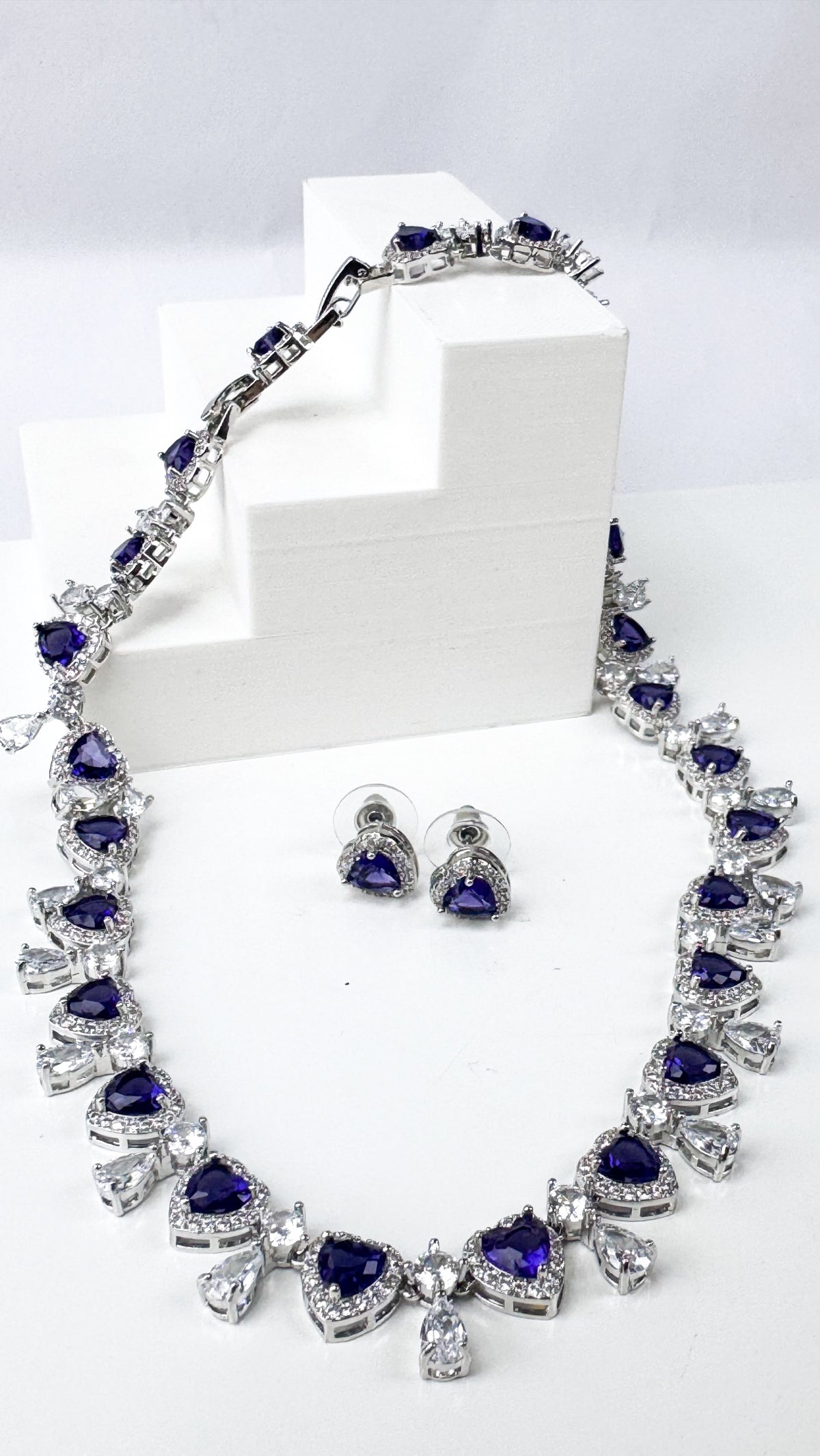 Conjunto de Colar e Brinco de Festa com Corações de Zircônia – Memórias