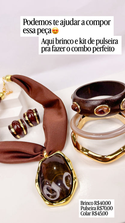 Colar Lenço de Tecido com Pingente de Resina – Anne