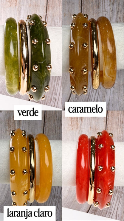 pulseira-creme-com-bolinhas-douradas-2